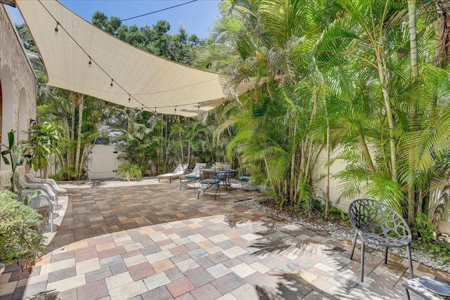 325 49TH STREET N, St Petersburg, FL 33710