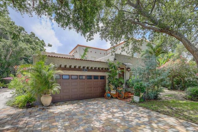 325 49TH STREET N, St Petersburg, FL 33710