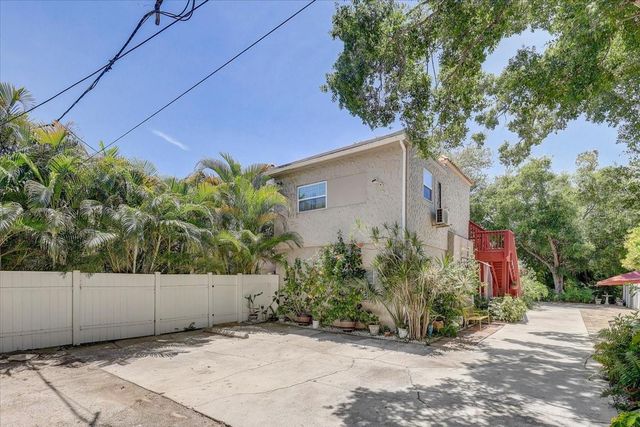 325 49TH STREET N, St Petersburg, FL 33710