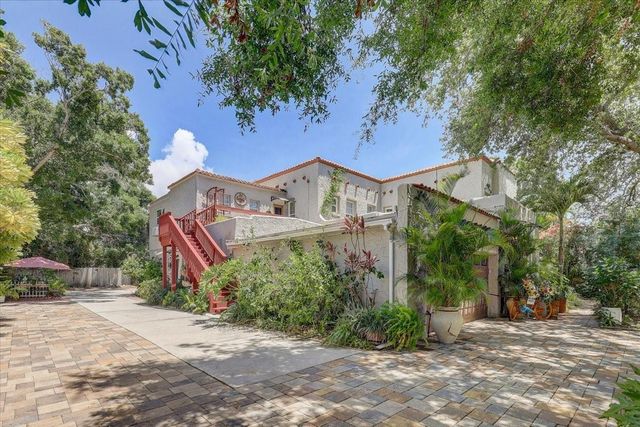 325 49TH STREET N, St Petersburg, FL 33710