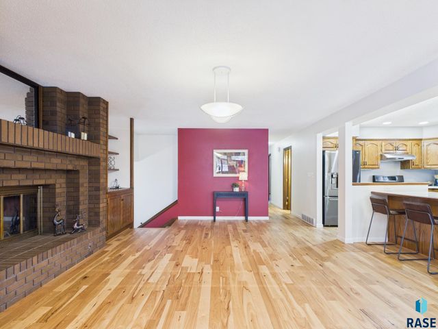 4312 S Ash Grove Ave Avenue, Sioux Falls, SD 57103