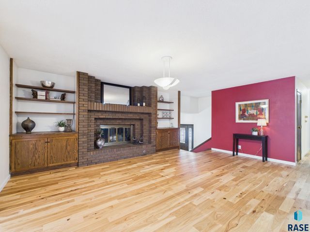 4312 S Ash Grove Ave Avenue, Sioux Falls, SD 57103