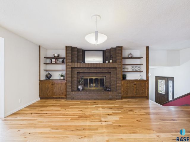 4312 S Ash Grove Ave Avenue, Sioux Falls, SD 57103