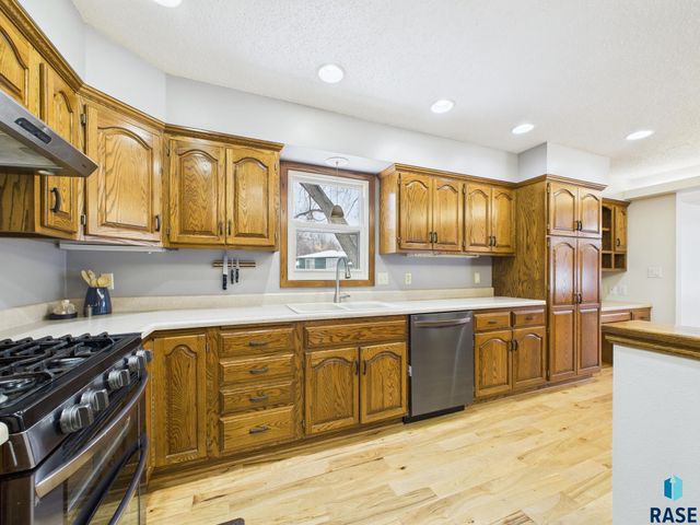 4312 S Ash Grove Ave Avenue, Sioux Falls, SD 57103