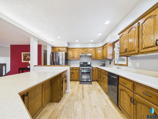 4312 S Ash Grove Ave Avenue, Sioux Falls, SD 57103