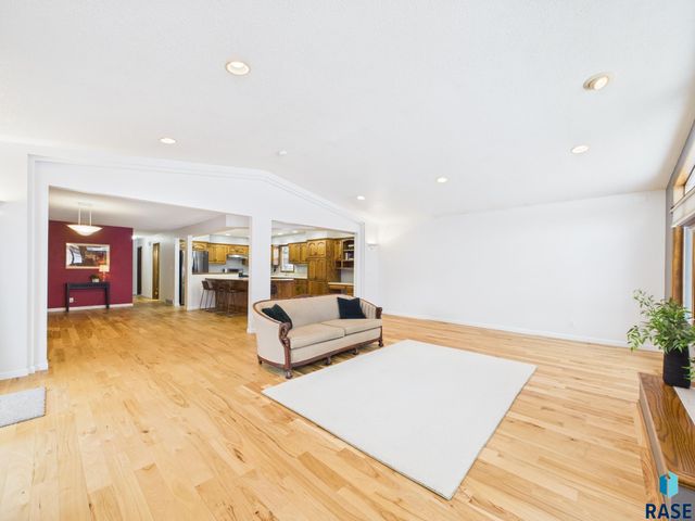 4312 S Ash Grove Ave Avenue, Sioux Falls, SD 57103