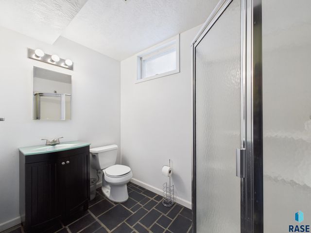 4312 S Ash Grove Ave Avenue, Sioux Falls, SD 57103