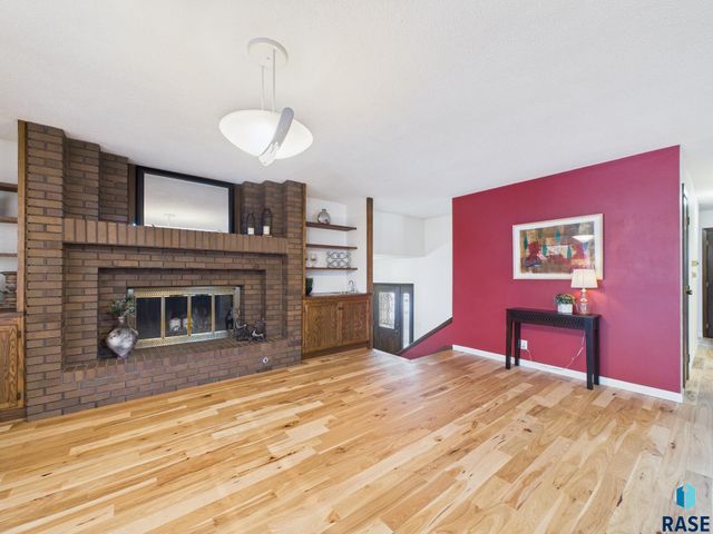 4312 S Ash Grove Ave Avenue, Sioux Falls, SD 57103