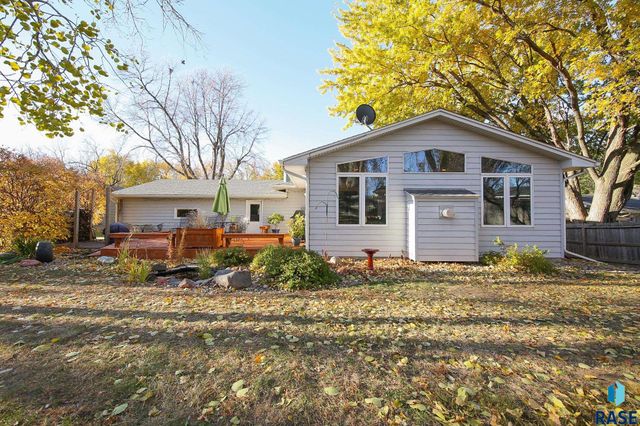 4312 S Ash Grove Ave Avenue, Sioux Falls, SD 57103