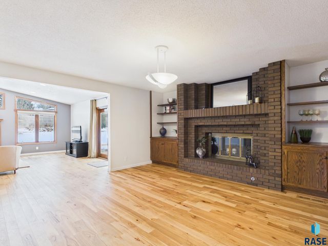 4312 S Ash Grove Ave Avenue, Sioux Falls, SD 57103