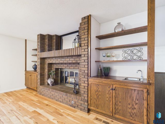 4312 S Ash Grove Ave Avenue, Sioux Falls, SD 57103