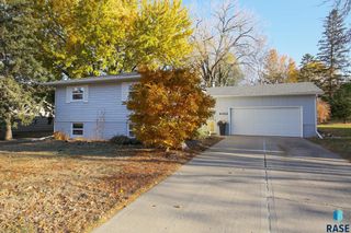 4312 S Ash Grove Ave Avenue, Sioux Falls, SD 57103
