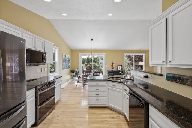 4315 127th Street, Urbandale, IA 50323