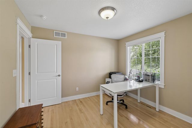 4315 127th Street, Urbandale, IA 50323