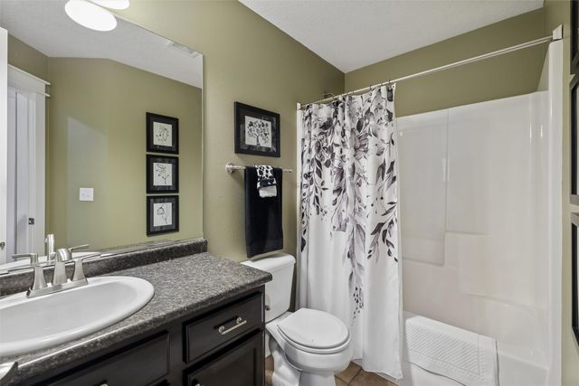 4315 127th Street, Urbandale, IA 50323