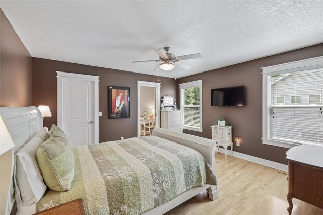 4315 127th Street, Urbandale, IA 50323