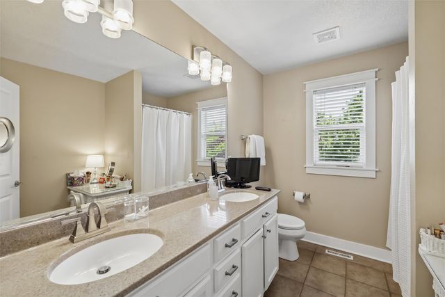 4315 127th Street, Urbandale, IA 50323