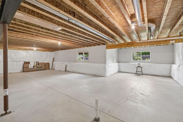 4315 127th Street, Urbandale, IA 50323