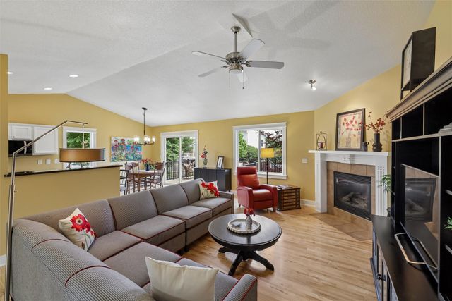 4315 127th Street, Urbandale, IA 50323
