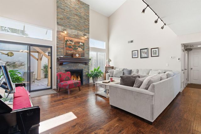 4324 Copper Cliff Ln, Modesto, CA 95355