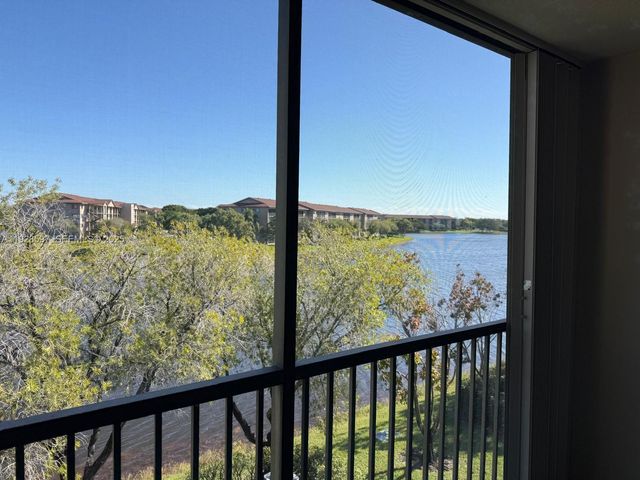 1201 SW 141st Ave 304J, Pembroke Pines, FL 33027