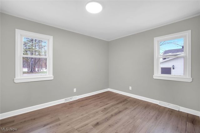 3930 Wadsworth Road, Barberton, OH 44203