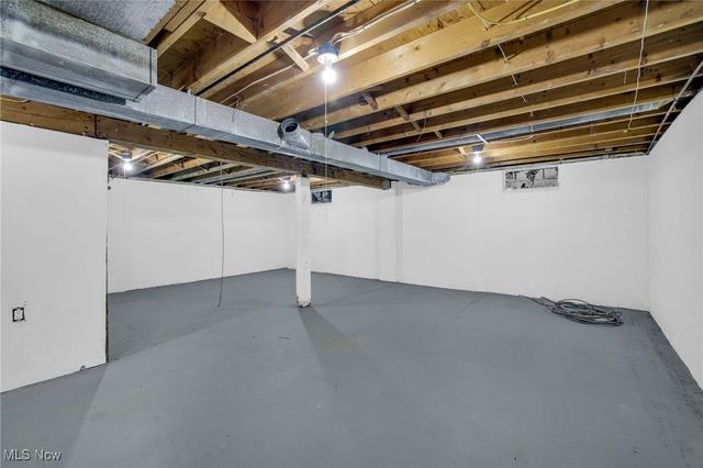 3930 Wadsworth Road, Barberton, OH 44203