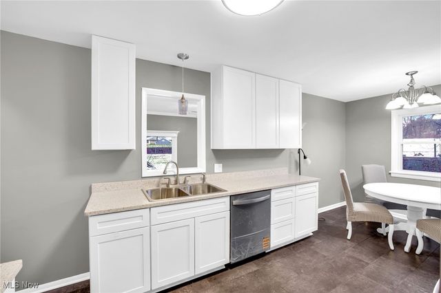 3930 Wadsworth Road, Barberton, OH 44203