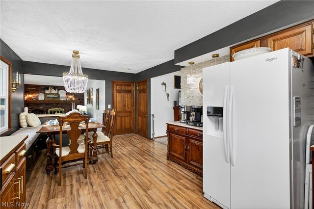 324 Old Oak Drive, Cortland, OH 44410