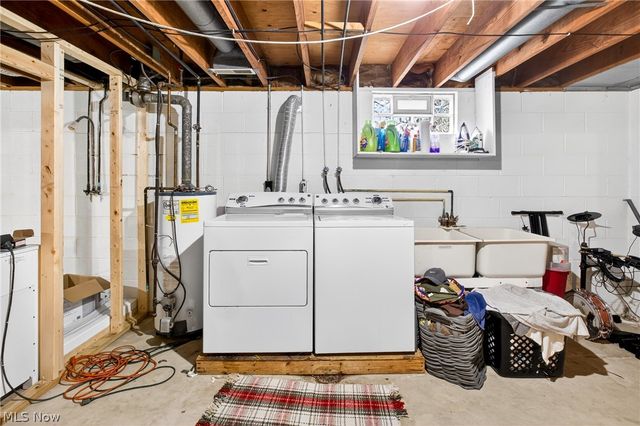 324 Old Oak Drive, Cortland, OH 44410