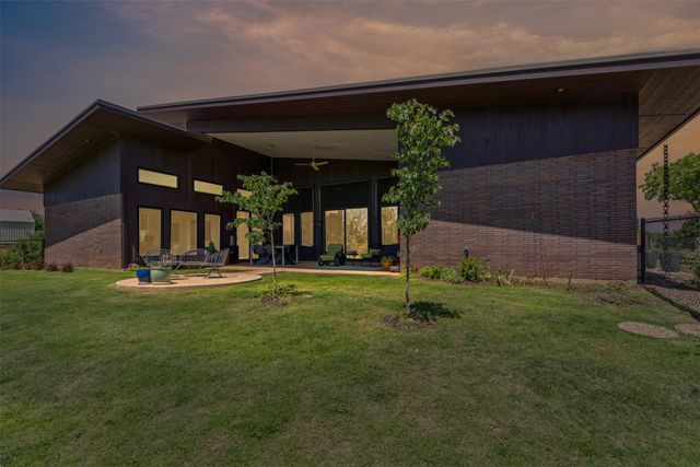 9411 King Air Drive, Granbury, TX 76049