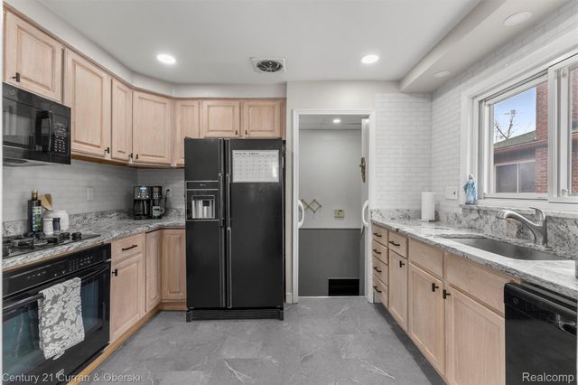 15107 Aster Avenue, Allen Park, MI 48101