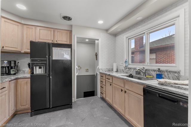 15107 Aster Avenue, Allen Park, MI 48101