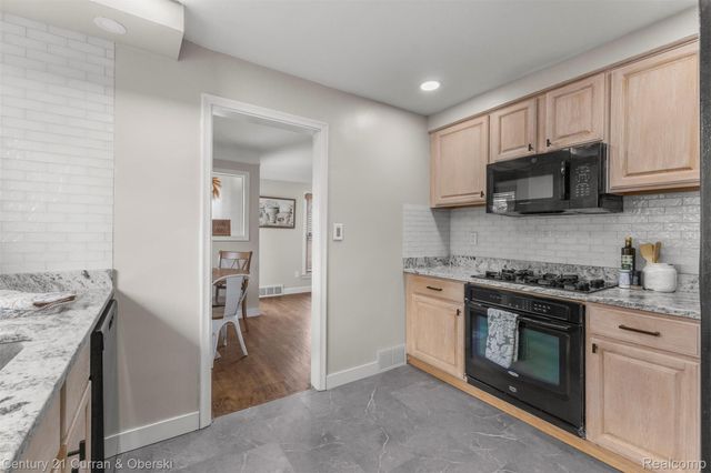 15107 Aster Avenue, Allen Park, MI 48101