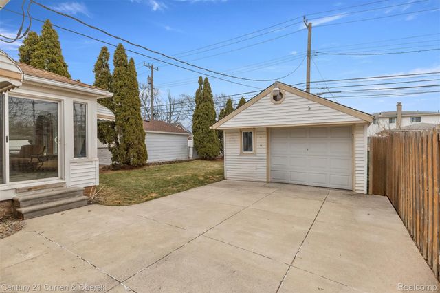 15107 Aster Avenue, Allen Park, MI 48101
