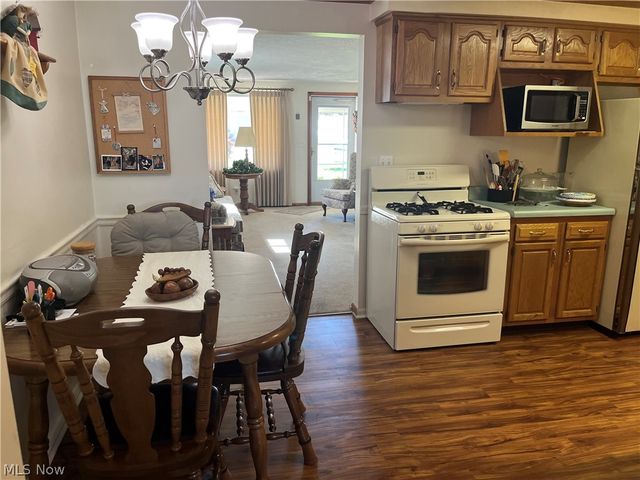 124 Aylesboro Avenue, Boardman, OH 44512
