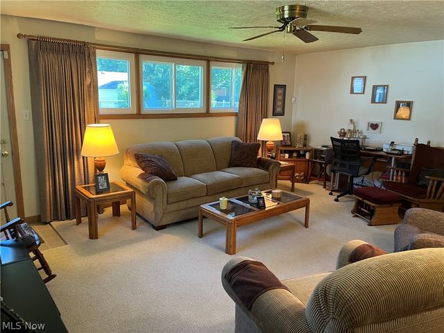 124 Aylesboro Avenue, Boardman, OH 44512