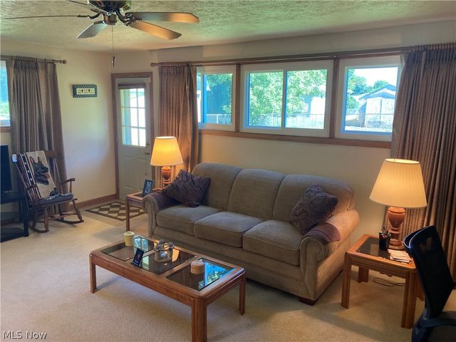 124 Aylesboro Avenue, Boardman, OH 44512