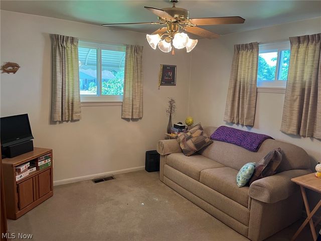124 Aylesboro Avenue, Boardman, OH 44512
