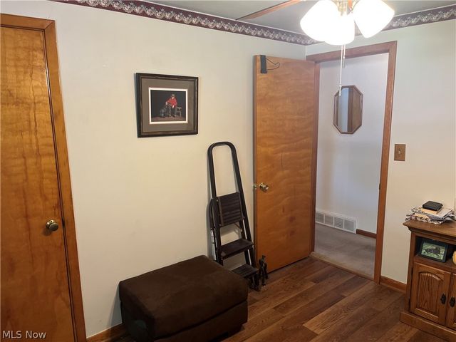 124 Aylesboro Avenue, Boardman, OH 44512