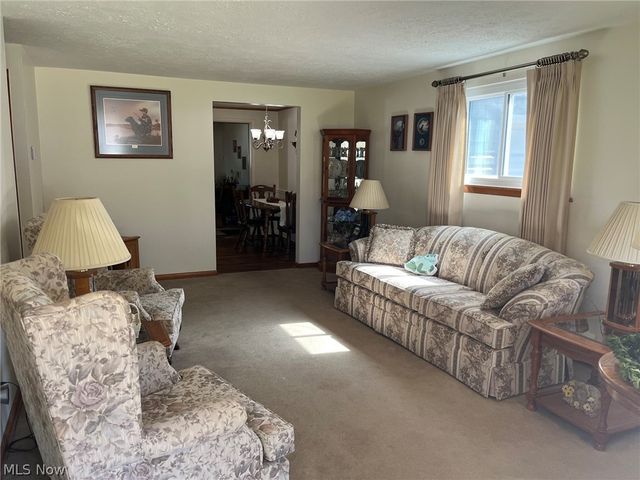 124 Aylesboro Avenue, Boardman, OH 44512