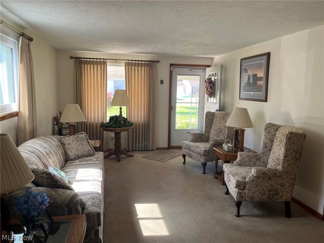 124 Aylesboro Avenue, Boardman, OH 44512