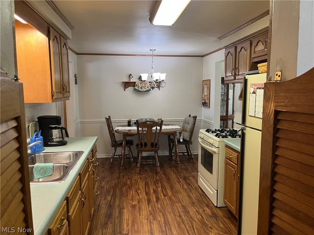 124 Aylesboro Avenue, Boardman, OH 44512