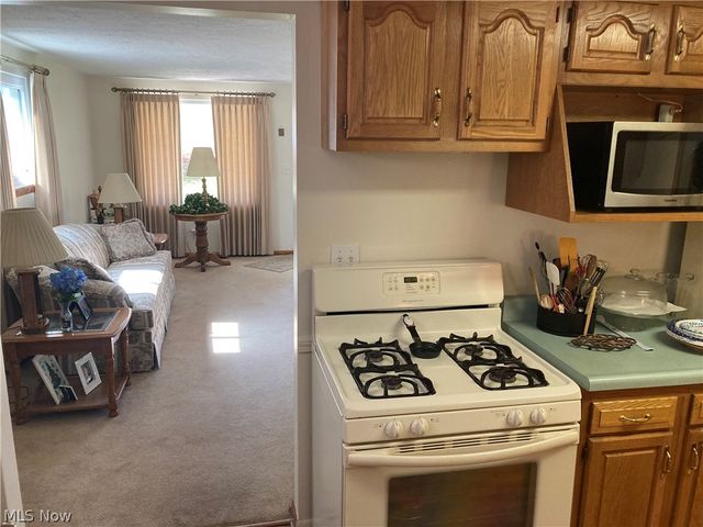 124 Aylesboro Avenue, Boardman, OH 44512