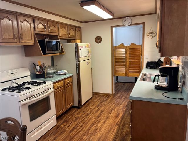 124 Aylesboro Avenue, Boardman, OH 44512