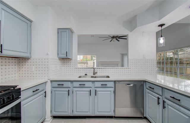 2106 Spyglass Drive, League City, TX 77573