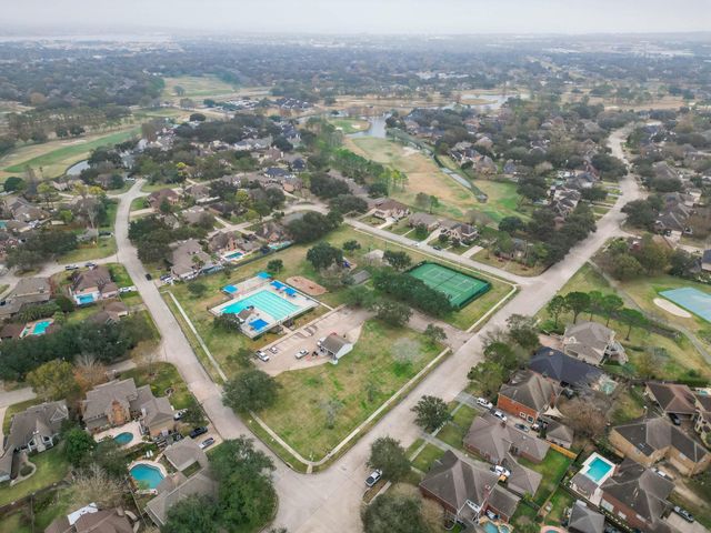 2106 Spyglass Drive, League City, TX 77573