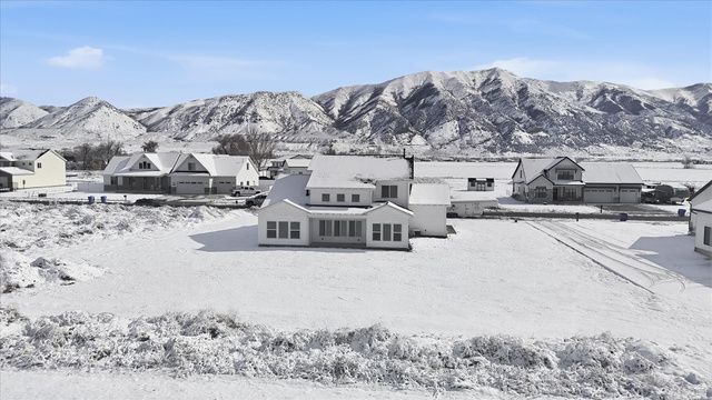 10345 N VISTA LN, Elwood, UT 84337