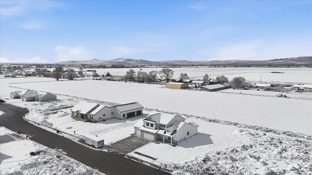 10345 N VISTA LN, Elwood, UT 84337