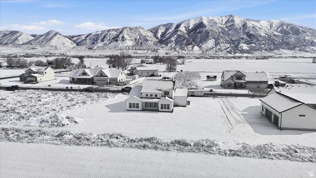 10345 N VISTA LN, Elwood, UT 84337